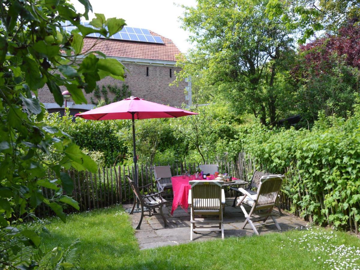 Enchanting Cottage With Terrace Garden Hamoir Exterior photo